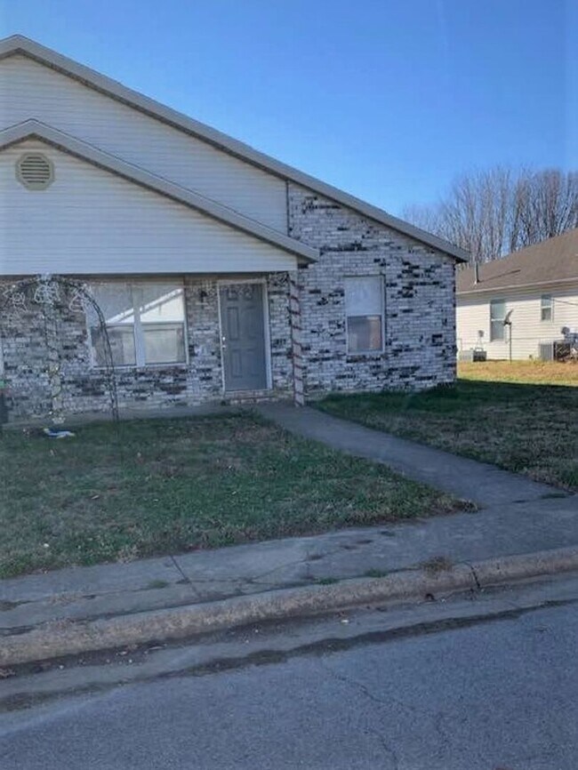 149/151 Killdeer Drive Duplex Apartment Unit 149 killdeer drive