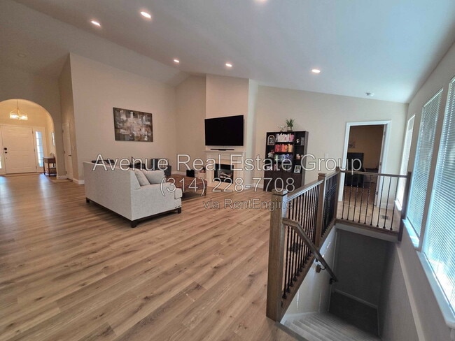 Photo - 956 Briar Green Ct