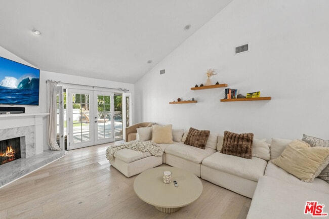 3614 Malibu Country Dr
