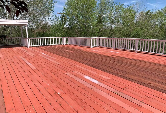 Photo - 1185 Webster Way