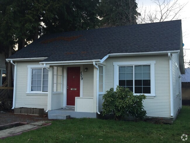 Building Photo - 2 Bedroom in Centralia Rental