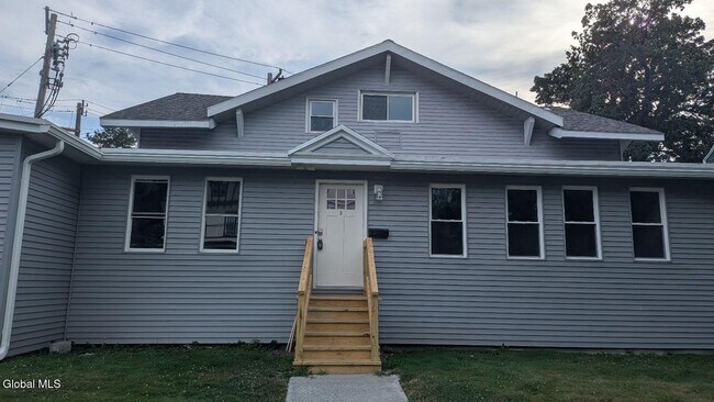 4 Ten Eyck Ave Unit 3