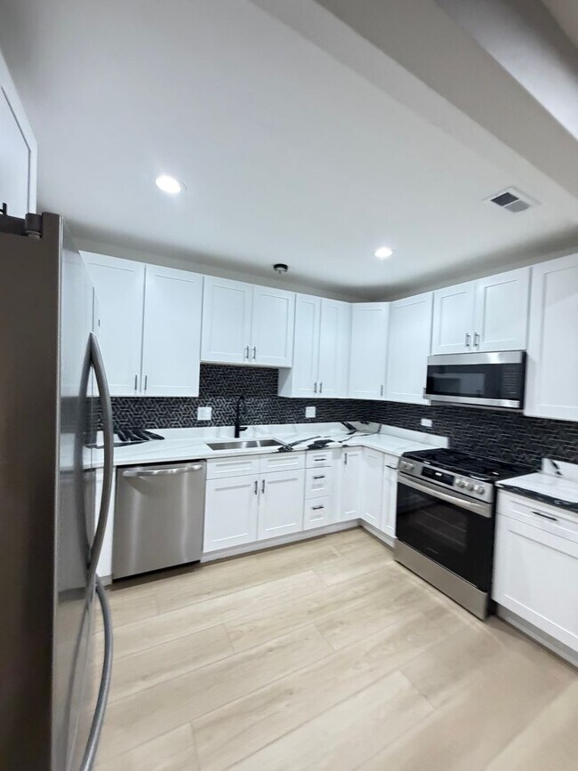 Photo - 6350 S St Lawrence Ave Unit 2