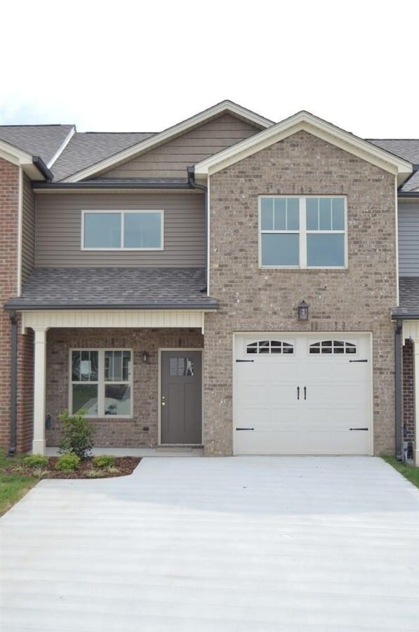 Photo - 224 NE Bellingham Dr