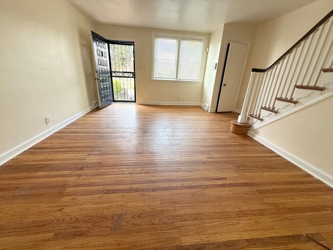 Photo - Gorgeous 3-Bed Townhome in Lawncrest! Available NOW!