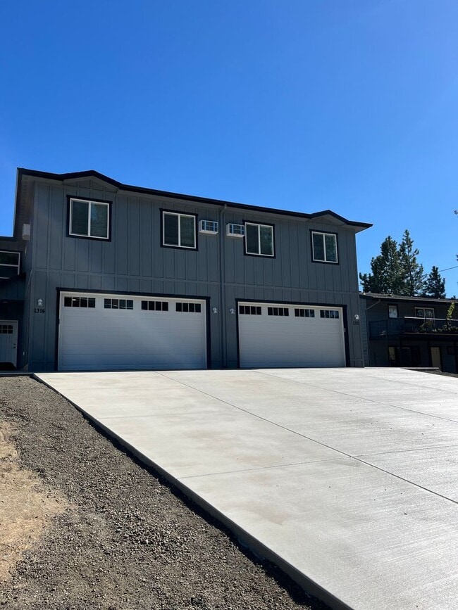 Building Photo - 1312-1314 E Farwell Unit 1314 E Farwell