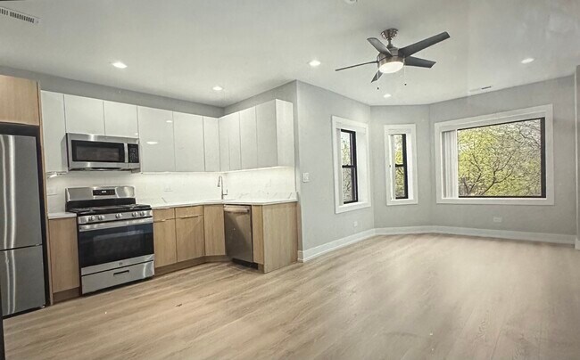 Photo - 1551 W Juneway Ter