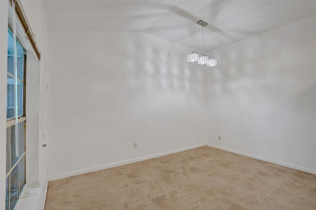 Photo - 1050 Crystal Way Unit N