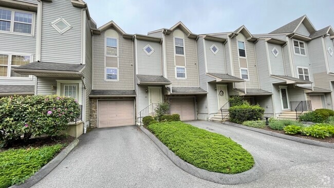 Building Photo - 19 Hawthorne Dr Unit 102 Rental