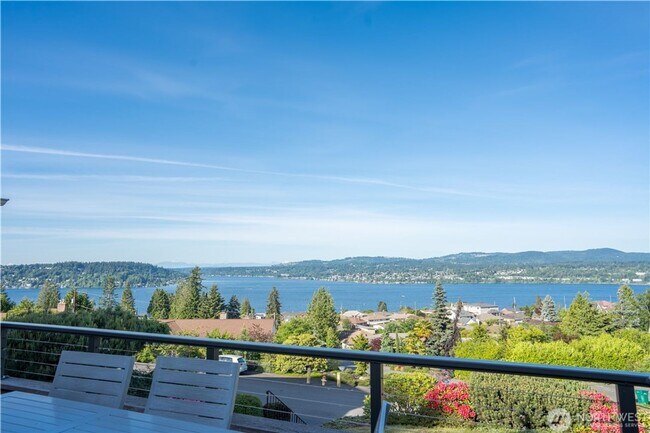 Photo - 3Bd/2.5Ba Seattle Home