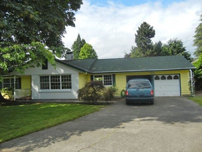 Photo - Great 3 Bedroom Ranch in Vancouver!