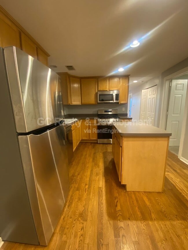 Photo - 2156 W Belle Plaine Ave Unit 1b