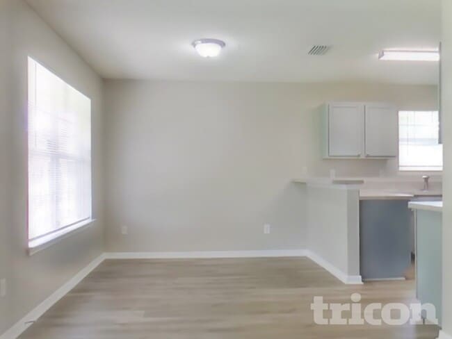 Photo - 2727 Fox Creek Dr E