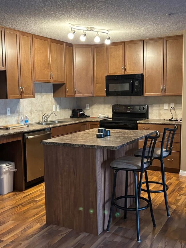 Photo - 1204-1156 156 St NW