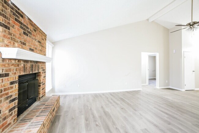 Photo - 8291 Ontario Ln