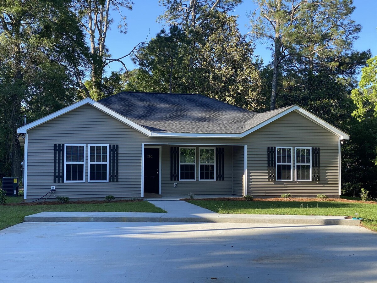 Photo - 130 Branch St