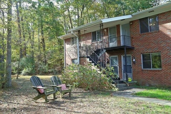 Building Photo - Chapel Hill/2BR Brookside Condo