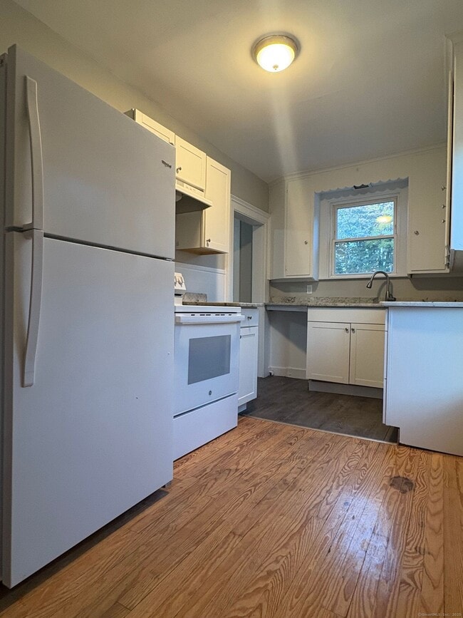 Building Photo - 818 Pine St Unit 14
