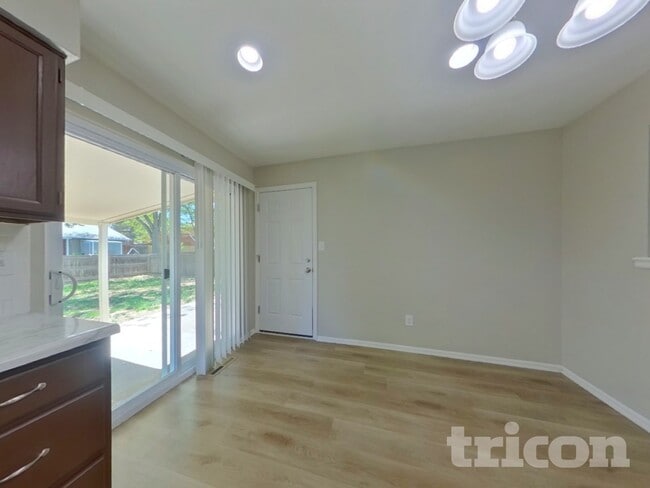 Photo - 348 S 29th Ave
