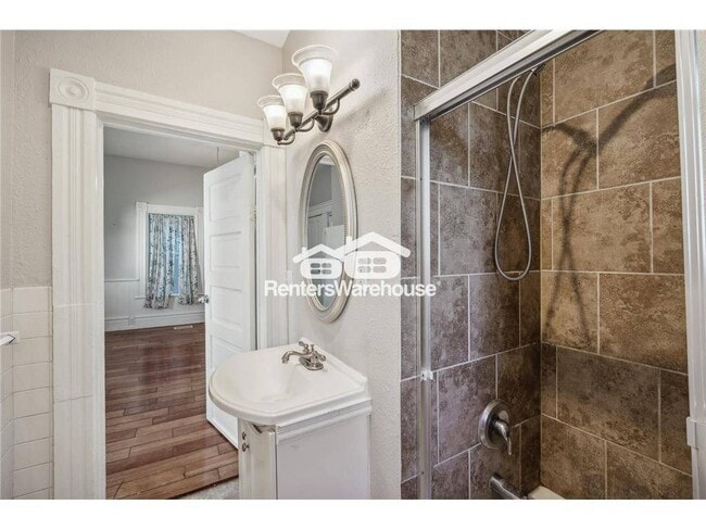 Photo - 715 Sims Ave