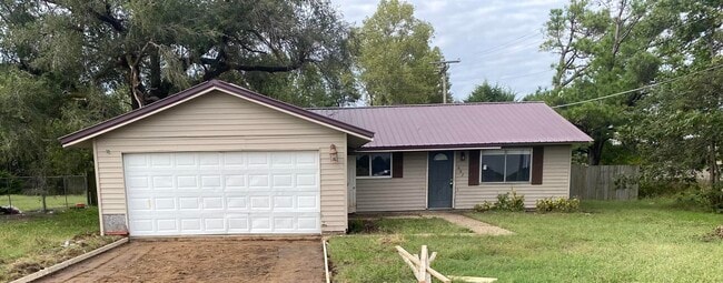 Building Photo - 602 Calumet Rd Rental