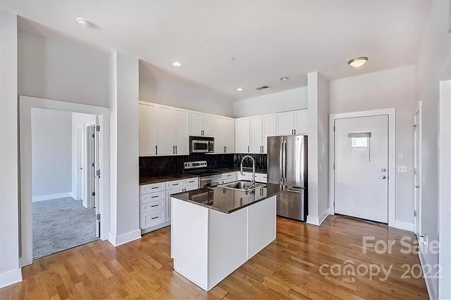 Photo - 911 E 8th St Unit 911