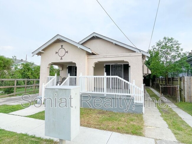 Building Photo - 1668 Agriculture St Rental