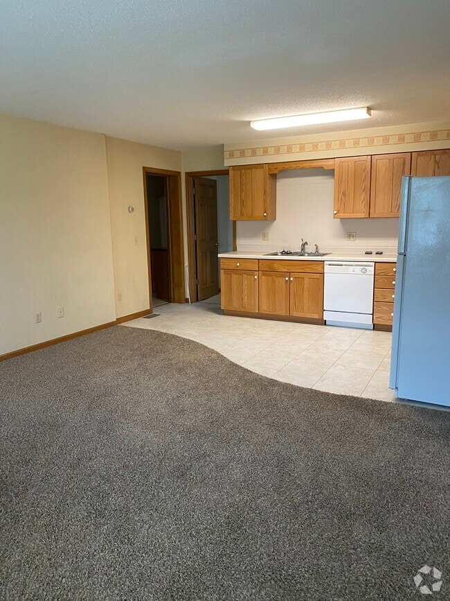 Building Photo - 311 W Front St Rental