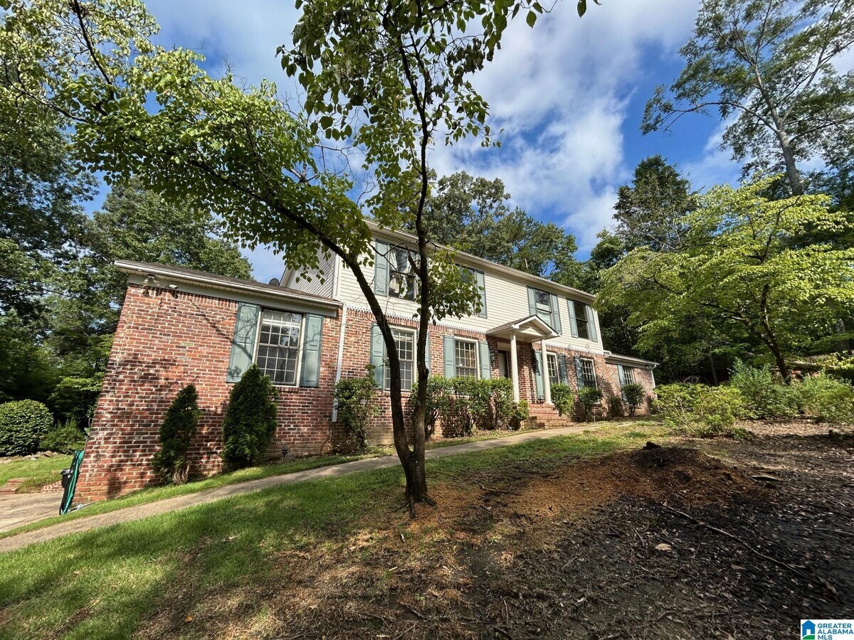 Photo - 3553 Hampshire Dr House