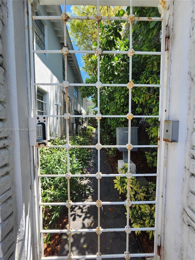 Photo - 1557 Euclid Ave Unidad 2