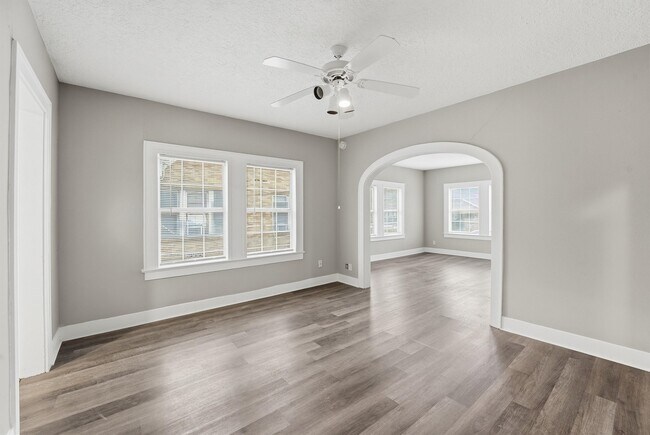 Photo - 144 Glendale St