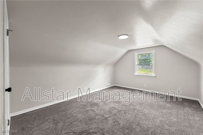 Photo - 1619 Struble Ave NE