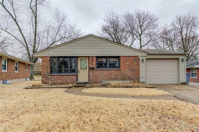 Building Photo - Fantastic 3bd/1.5ba home! Coming soon!