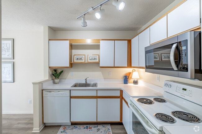 2BD, 2BA - 1,025SF - Kitchen