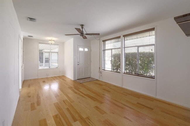 1515 Corona Dr