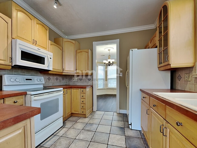 Photo - 4317 Aylesbury Dr
