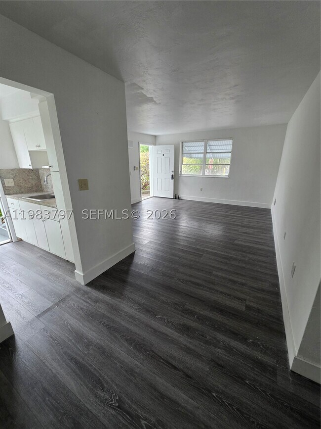 53 Esplanade B Espl Unit B