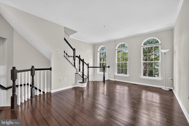 Photo - 932 Harrison Cir