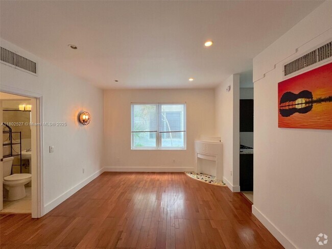 Building Photo - 750 Jefferson Ave Unit 3 Rental