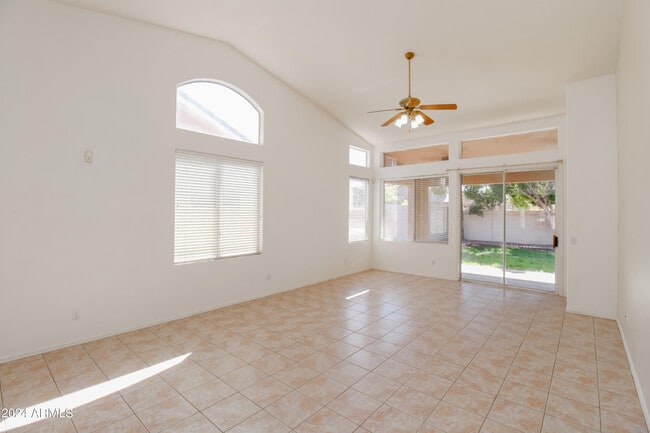 Photo - 1375 W Musket Way