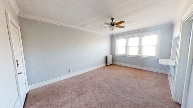 Photo - 1625 East Ave Unit 211