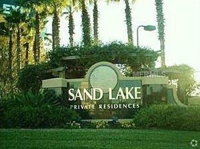 Building Photo - 2 bedroom  2 Bathroom in Orlando Rental