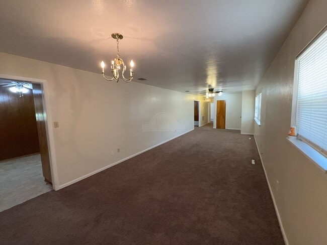 3906 S Clear Creek Rd