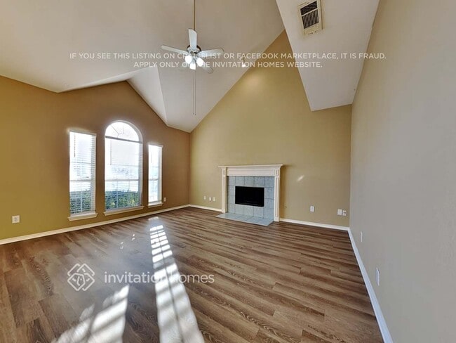 Photo - 304 Stringer Dr