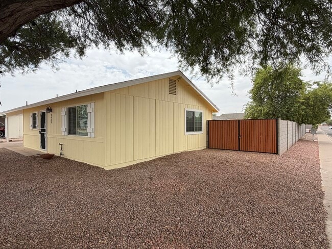 Photo - 3439 W Peppertree Ln