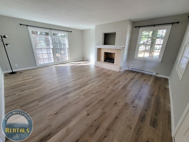 Photo - Adorable and Spacious Ranch Close to Town!