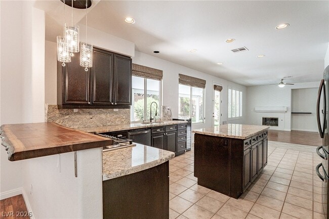 Photo - 2384 Denair Way