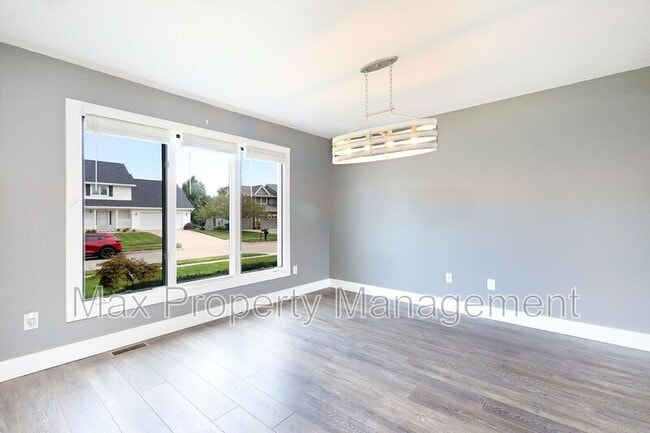 Photo - 8200 Northview Dr