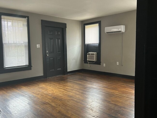 Photo - 1417 W 11th St Unit 1419