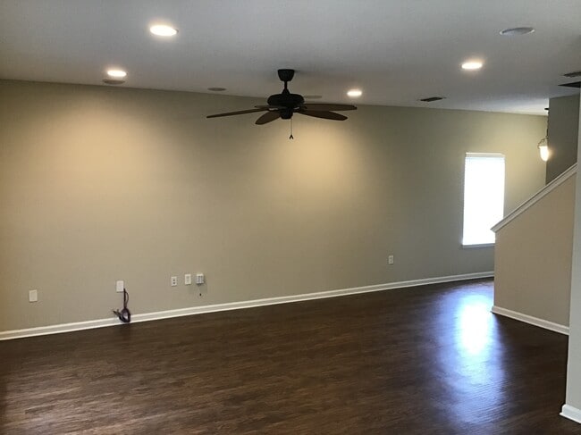Photo - 2724 Creekfront Dr